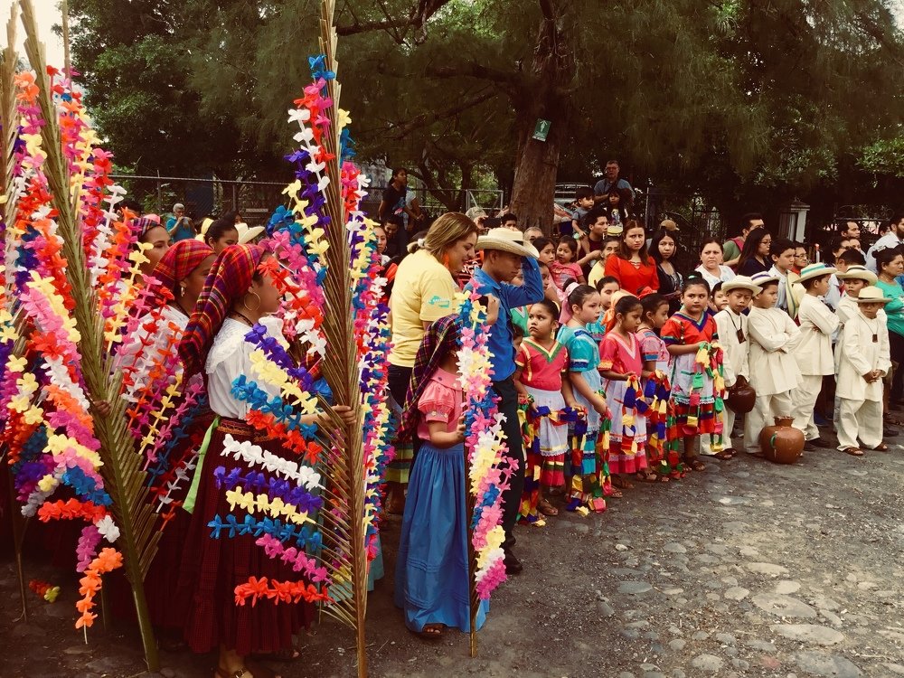 Children in Panchimalco ..Festival of flowers