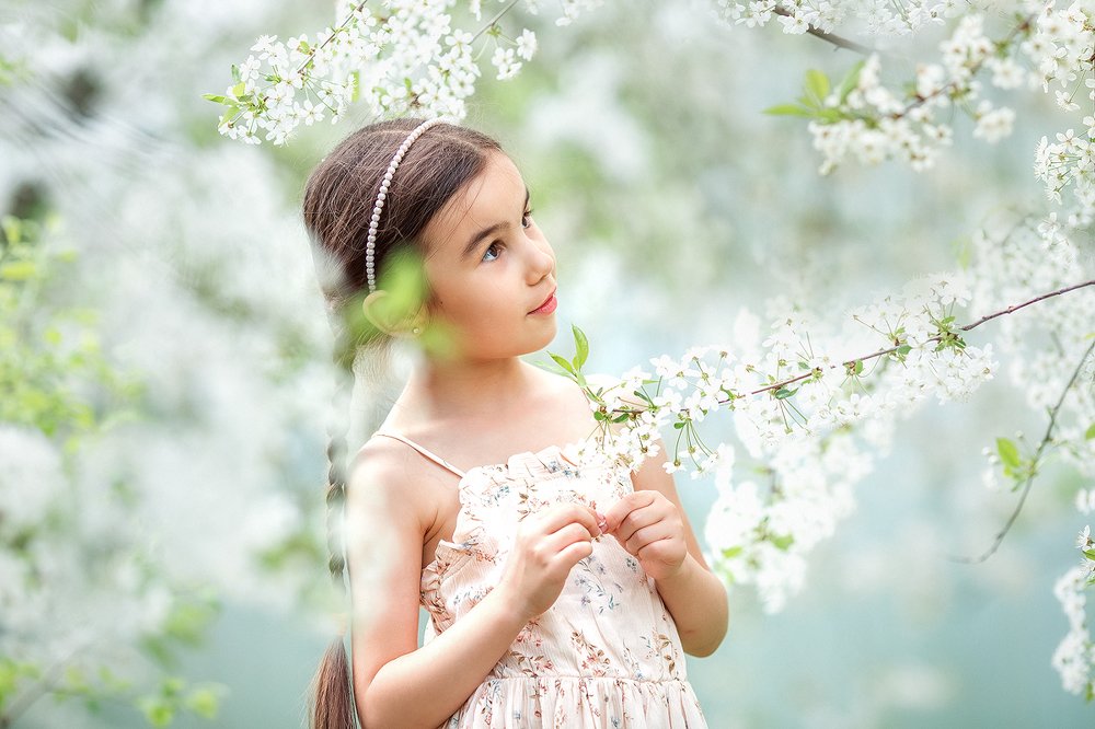 Цветущий май