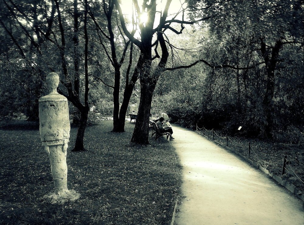 Sentinel (monochrome version)