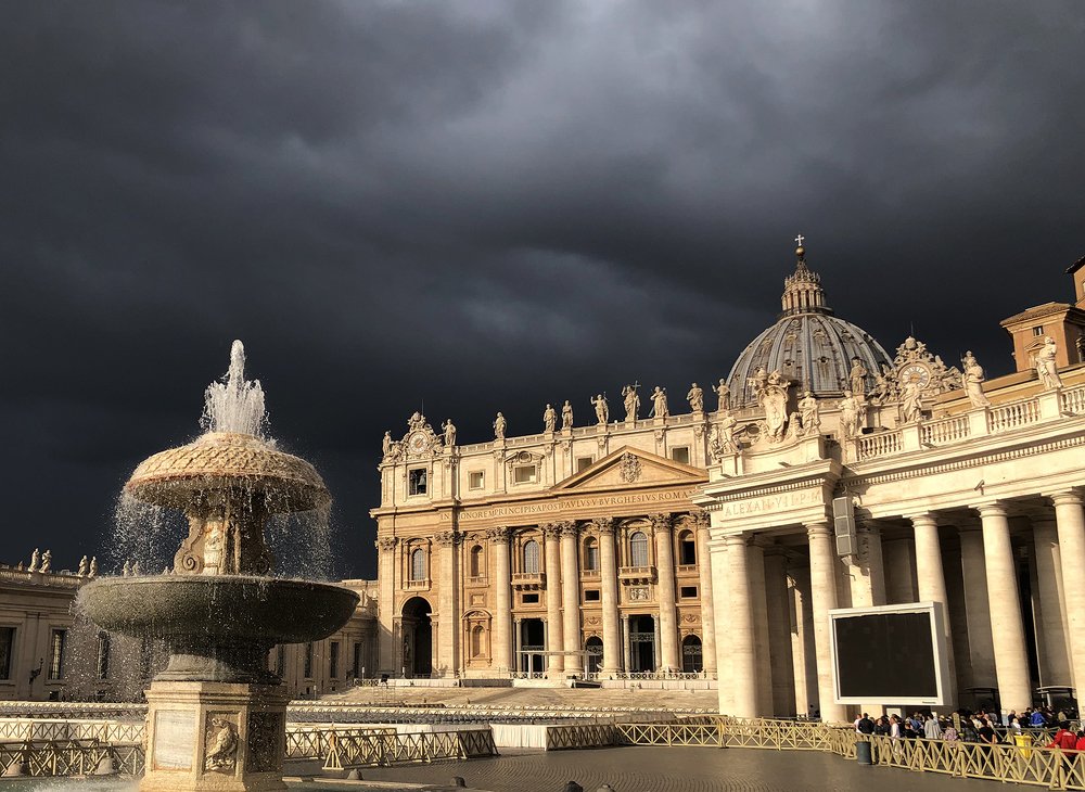 Тучи сгущаются