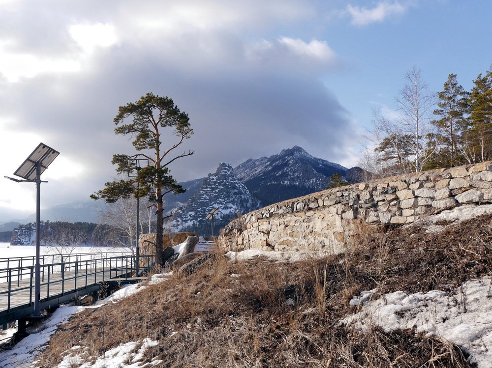 Последние лучи солнца перед закатом