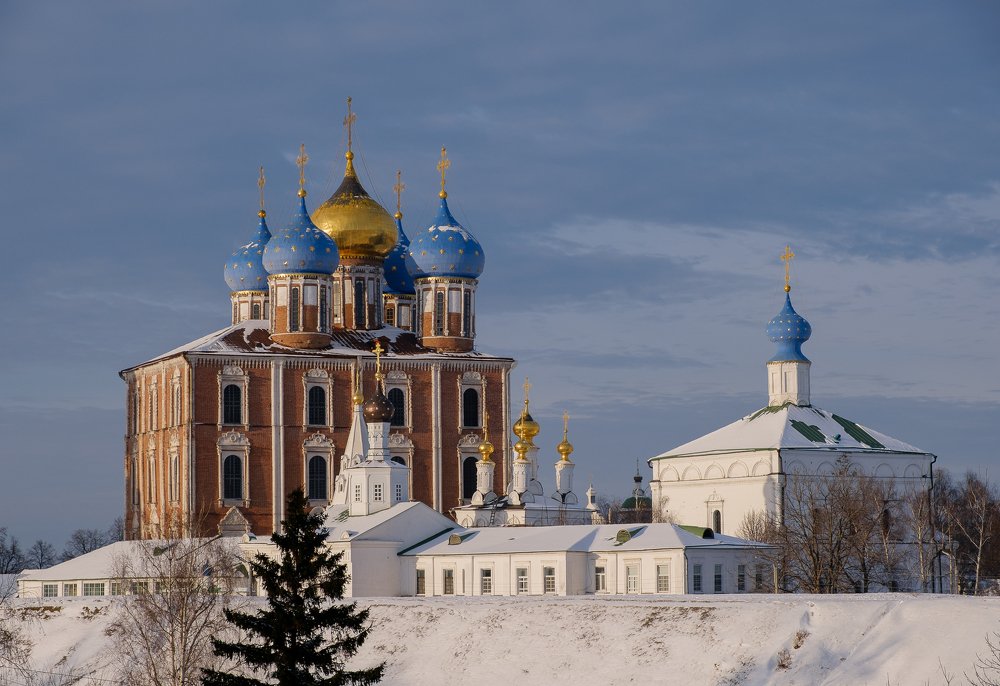 Кремль...