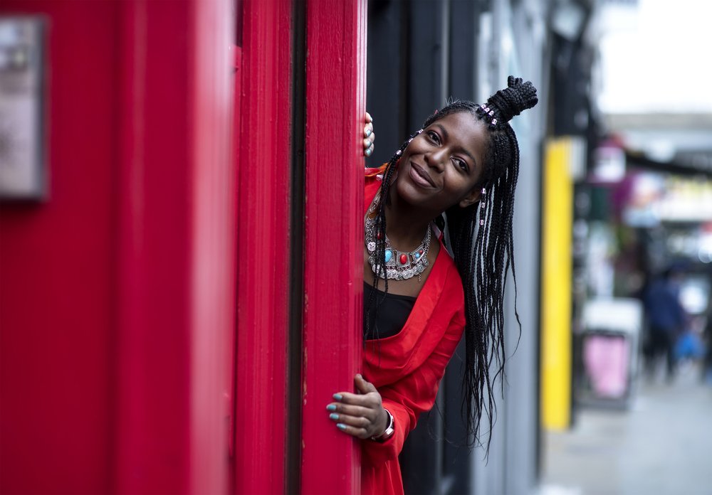 Bumi Thomas, great singer-songwriter.