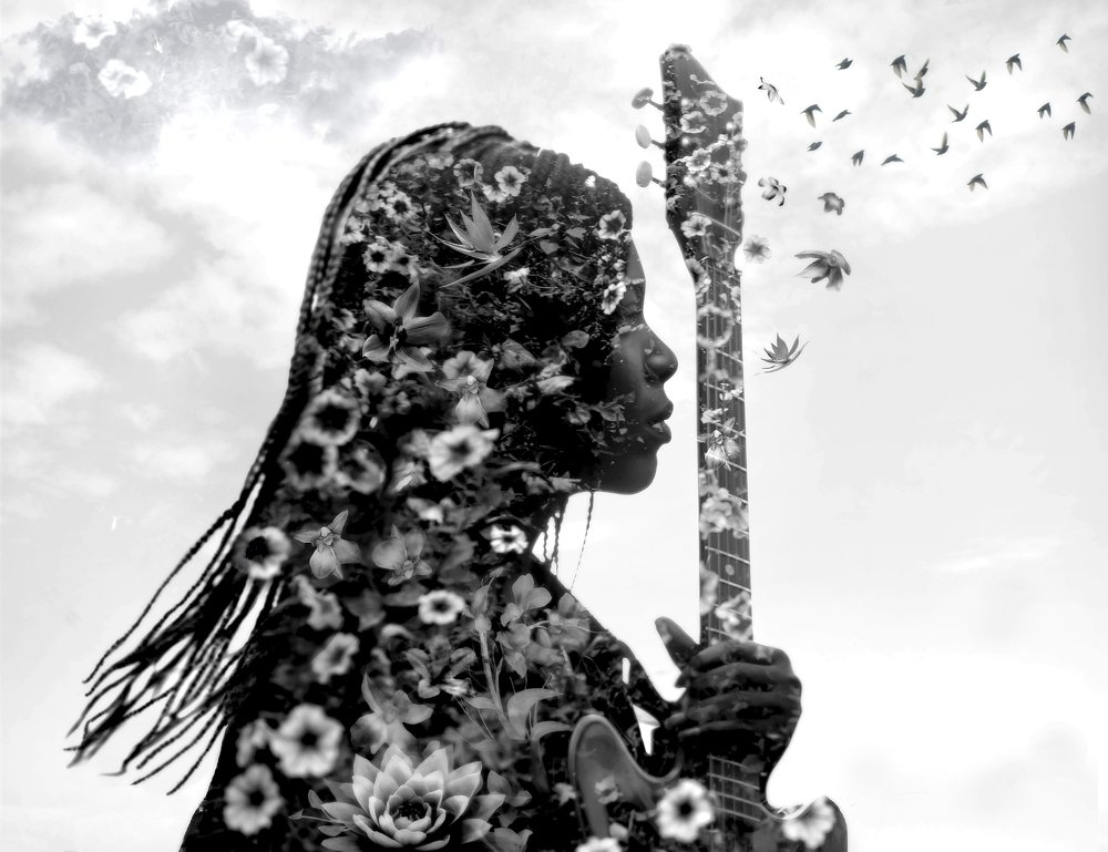 Music in the air... Bumi Thomas, great singer-songwriter.