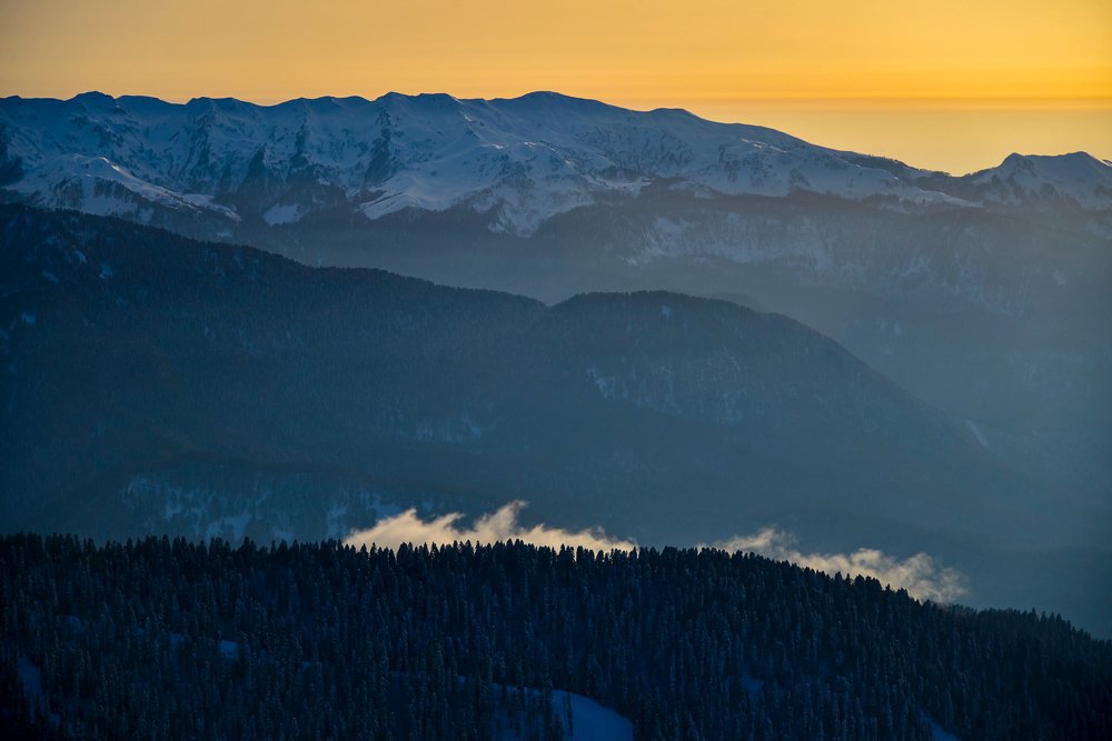 Закат. Чёрное море. Сочи. Красная поляна. Граница России и Абхазии.