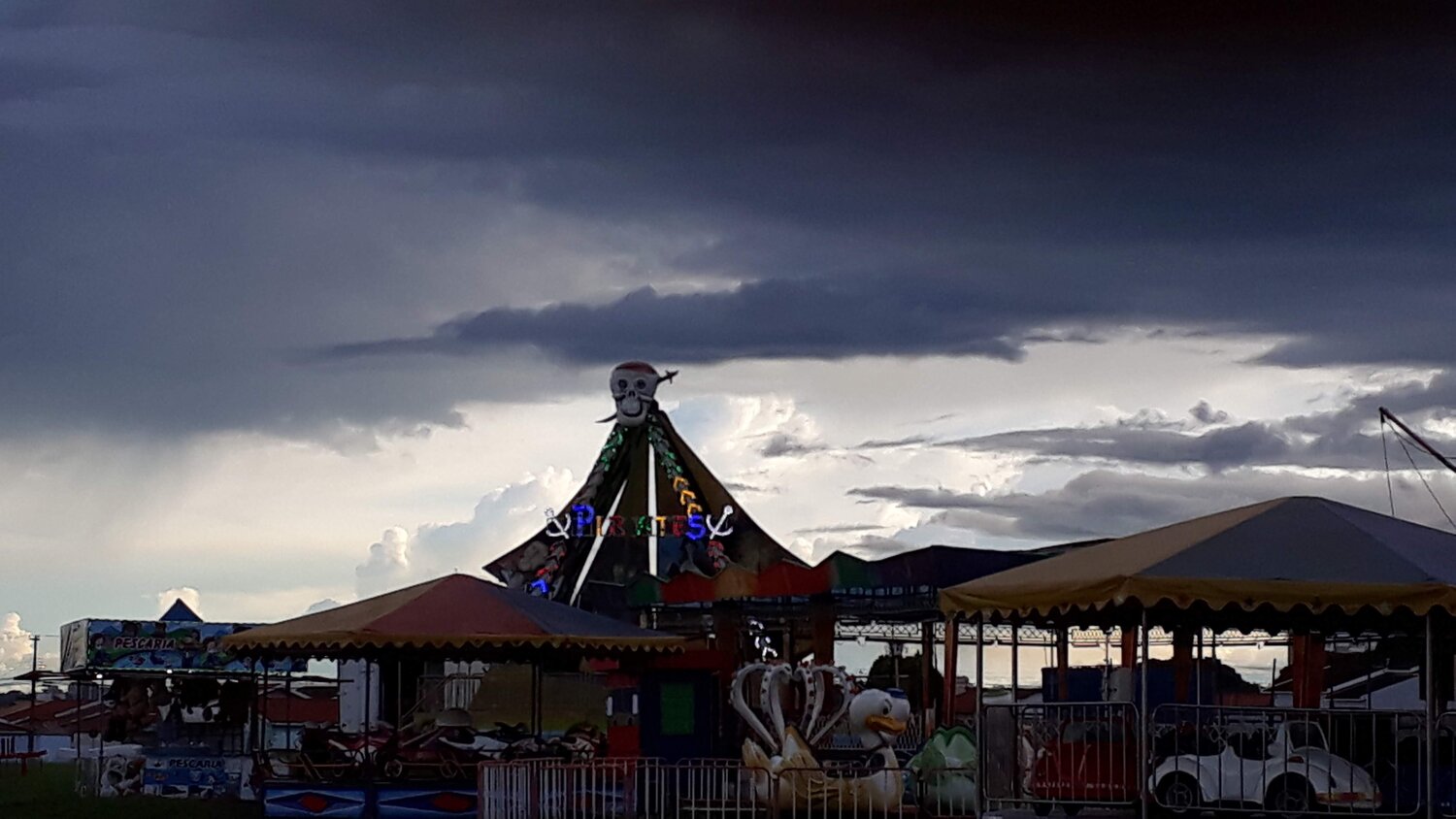 Circo de sombras