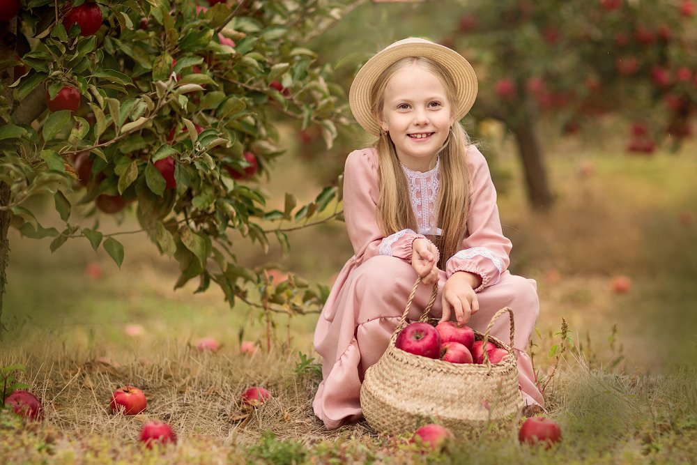 В яблочном саду