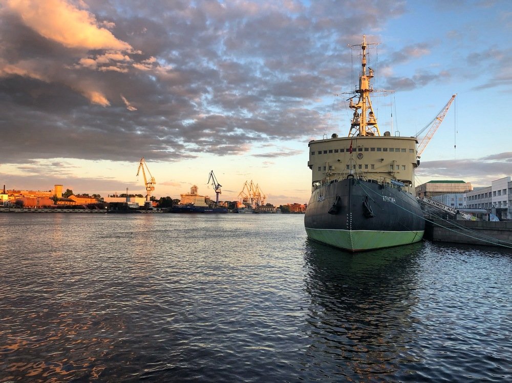 Photograph by Ali Boyko