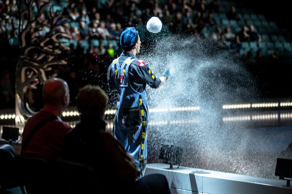 За секунду до