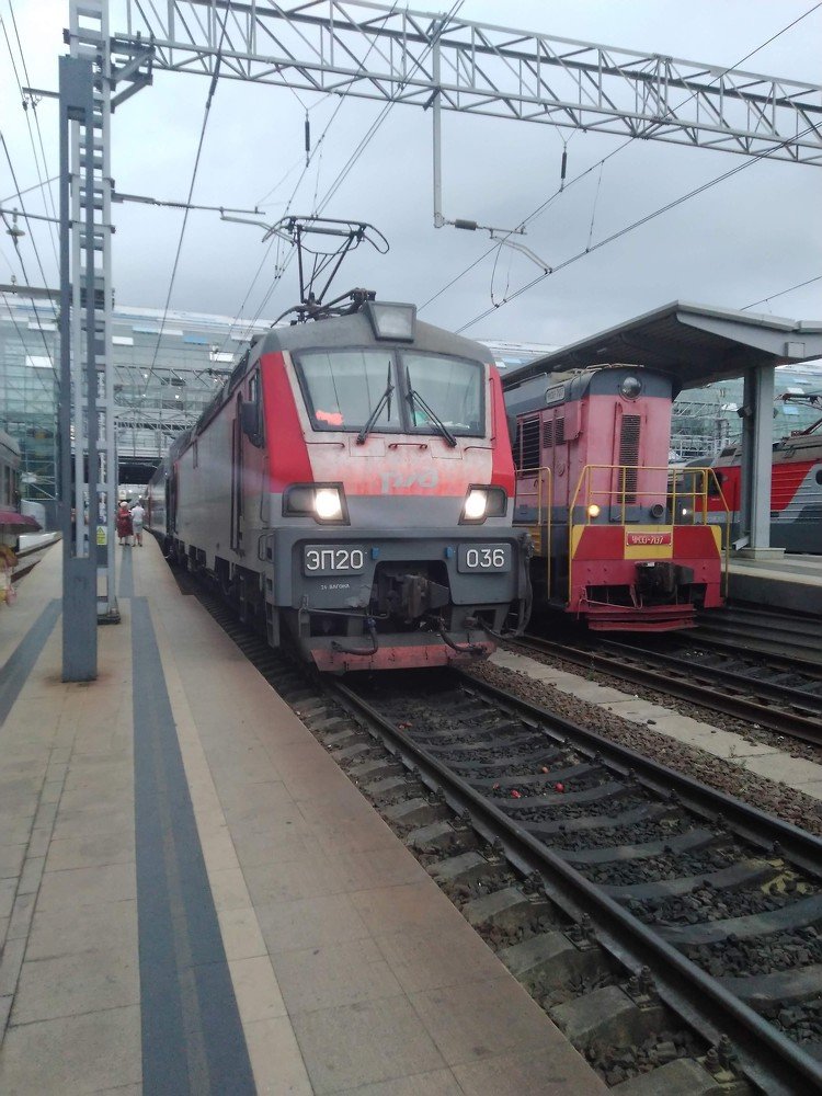 Электропоезд ЭП20 Адлер