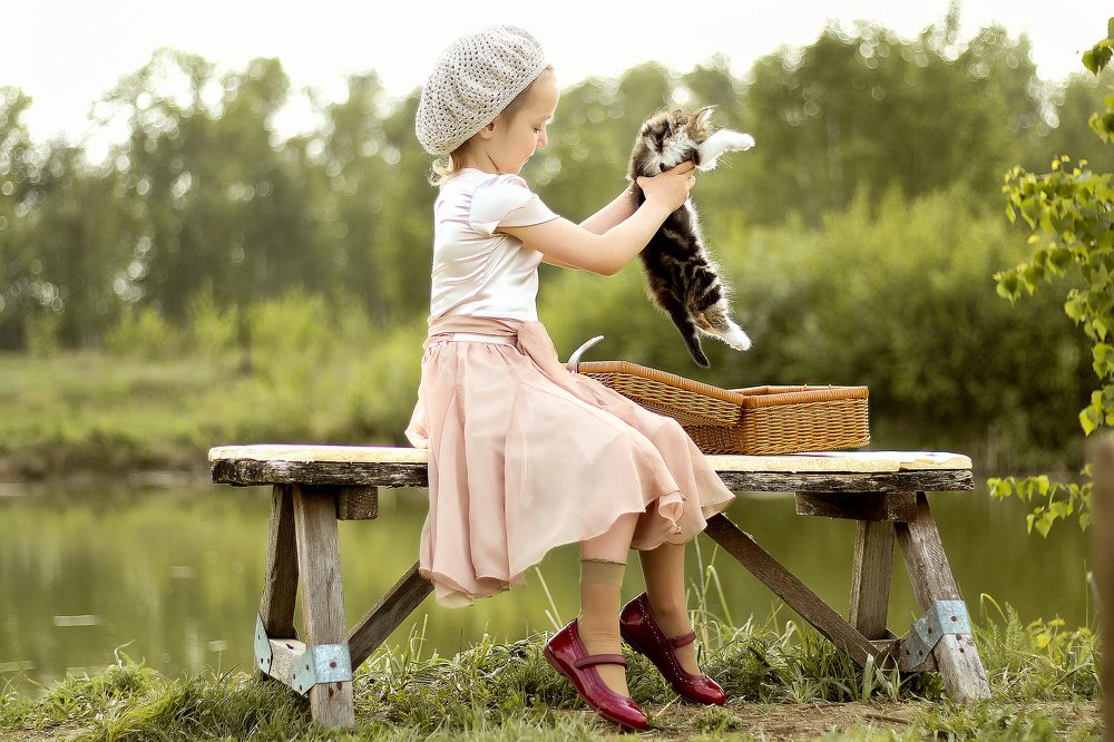 Целый мир в ее руках!