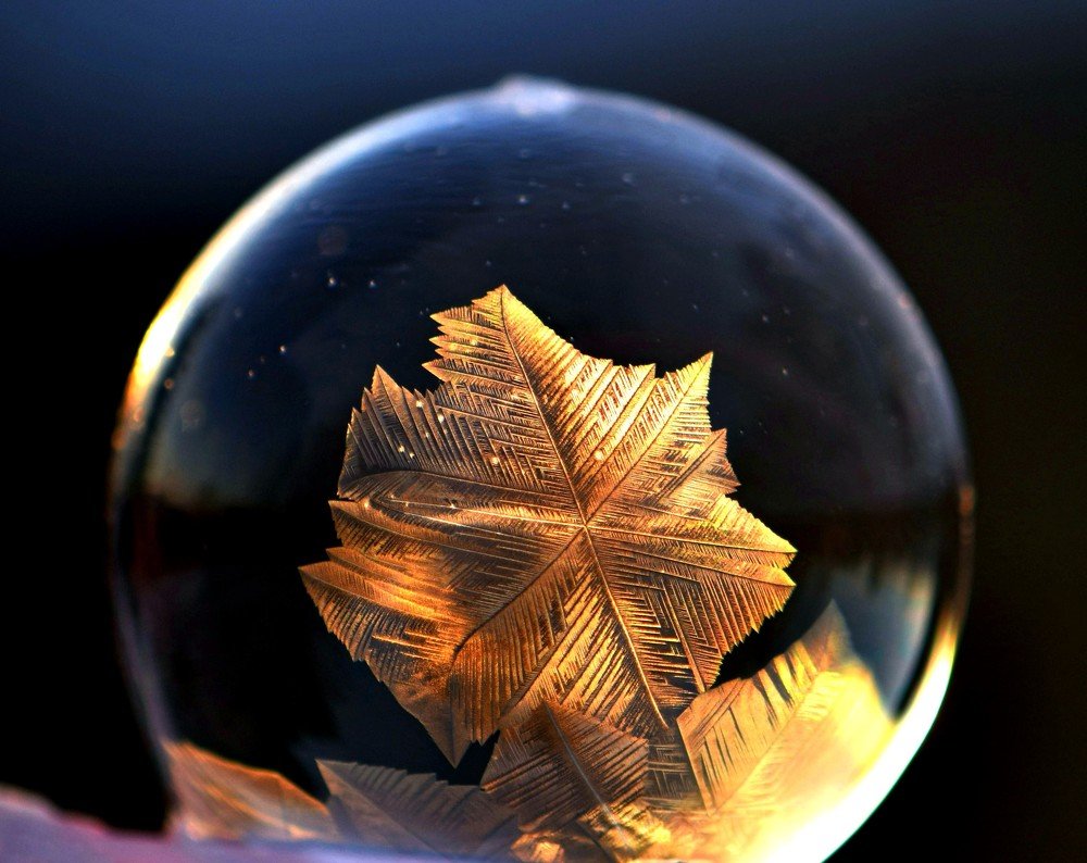 Мыльный пузырь на морозе