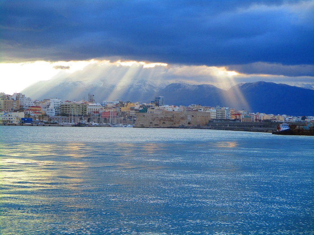 Sunlight in port of Heraklion