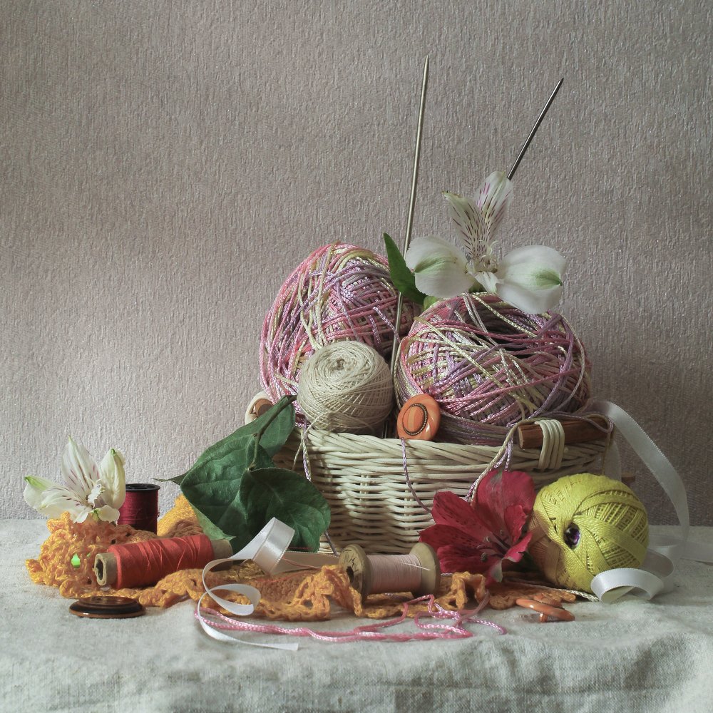 Натюрморт с нитками