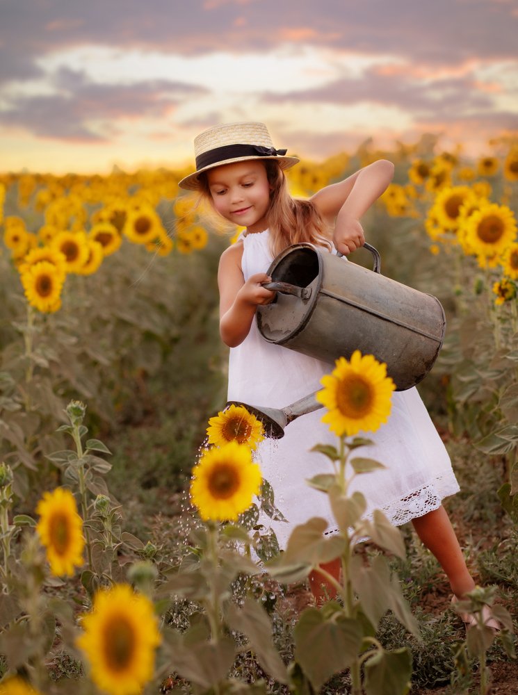 девочка в подсолнухах