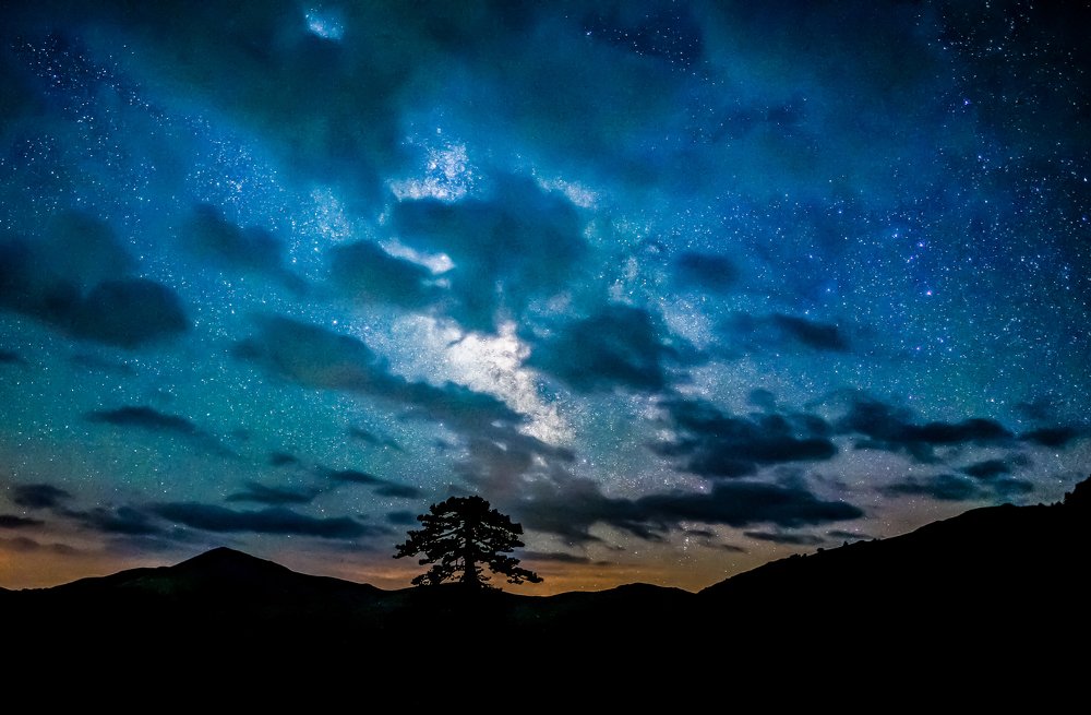 Photograph by Nikos Karatolos