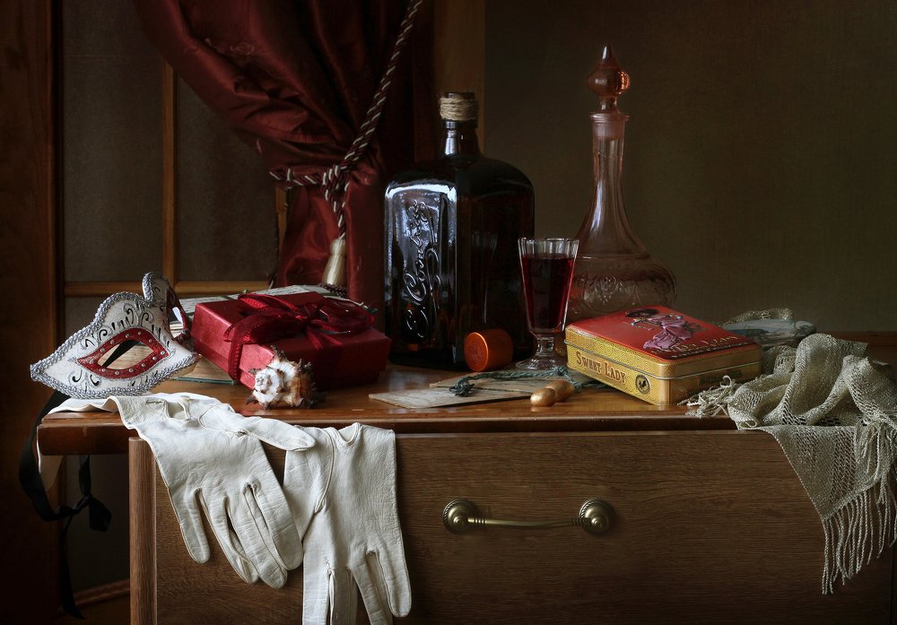 На дамском столике