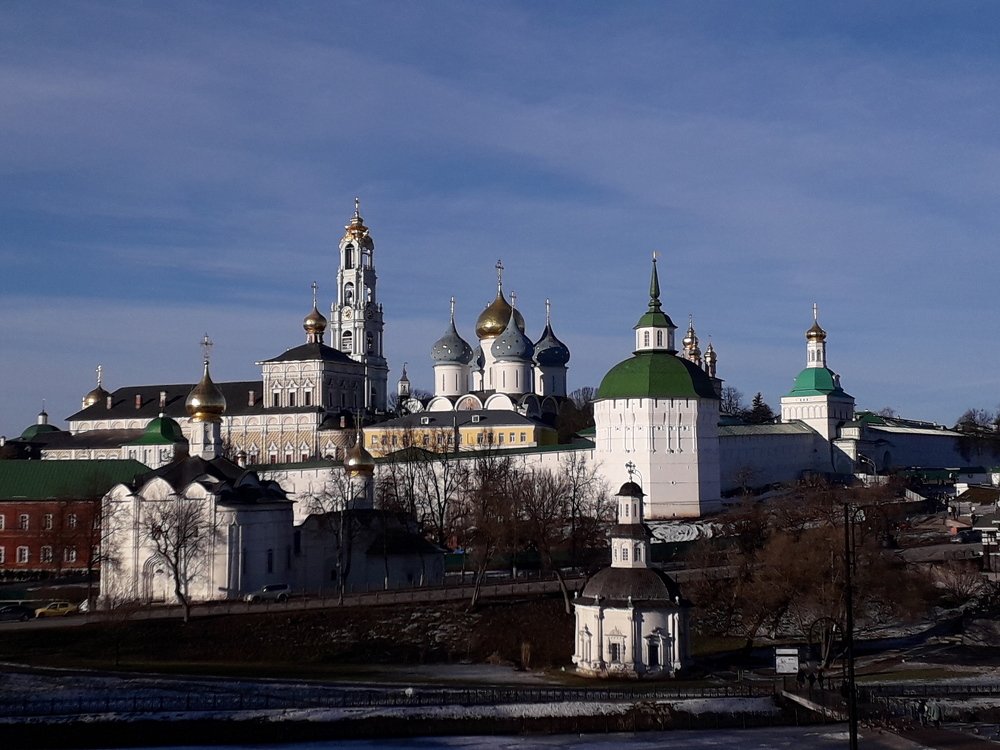 Свя́то-Тро́ицкая Сергиева лавра