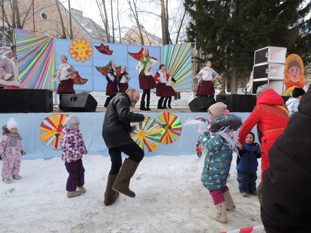 Танцуют все!