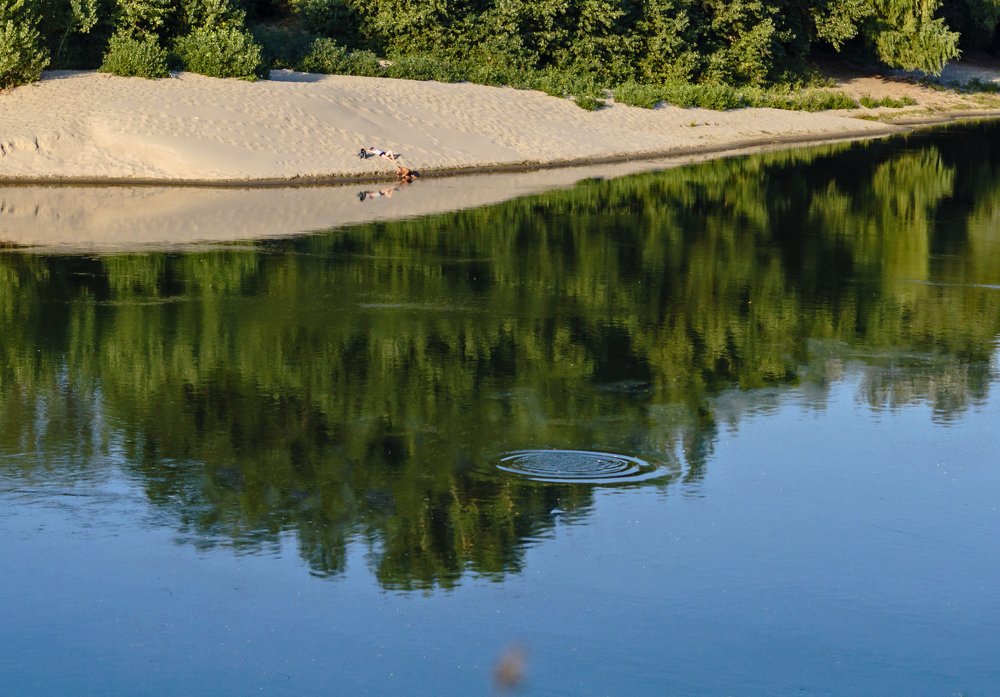 В августе на закате дня...