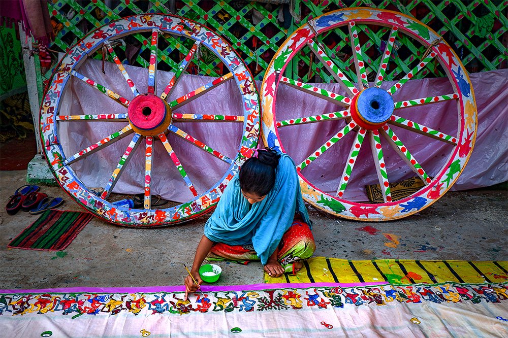 A colorful life with struggles