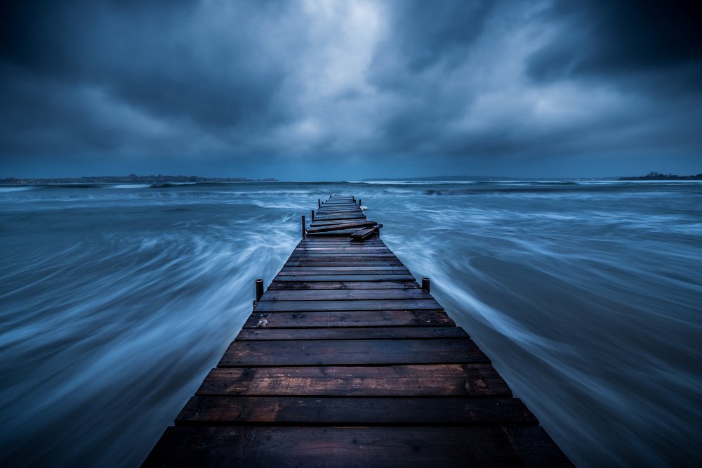Il pontile e la tempesta