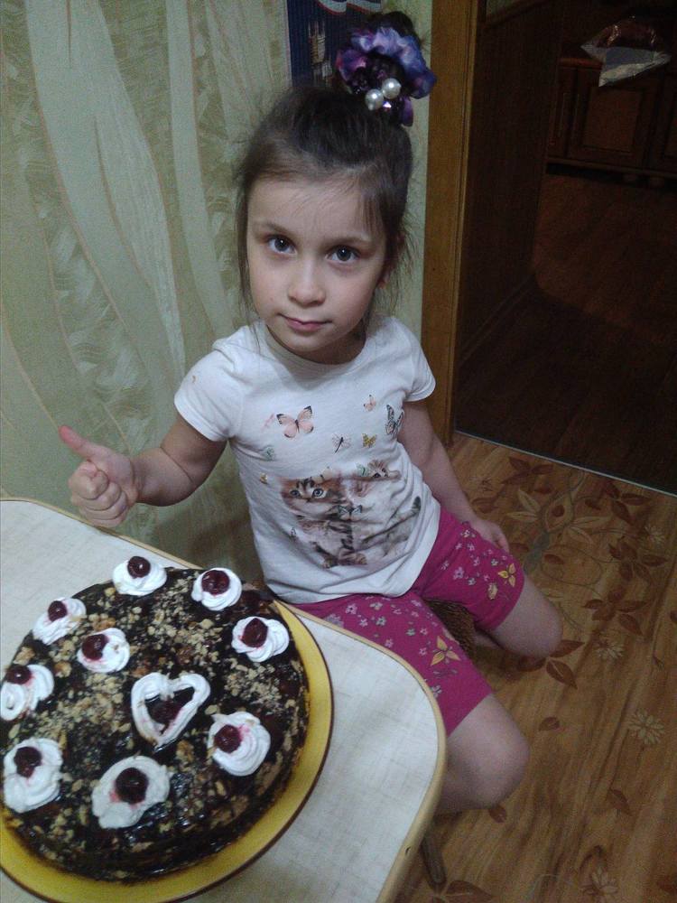 Помощница.