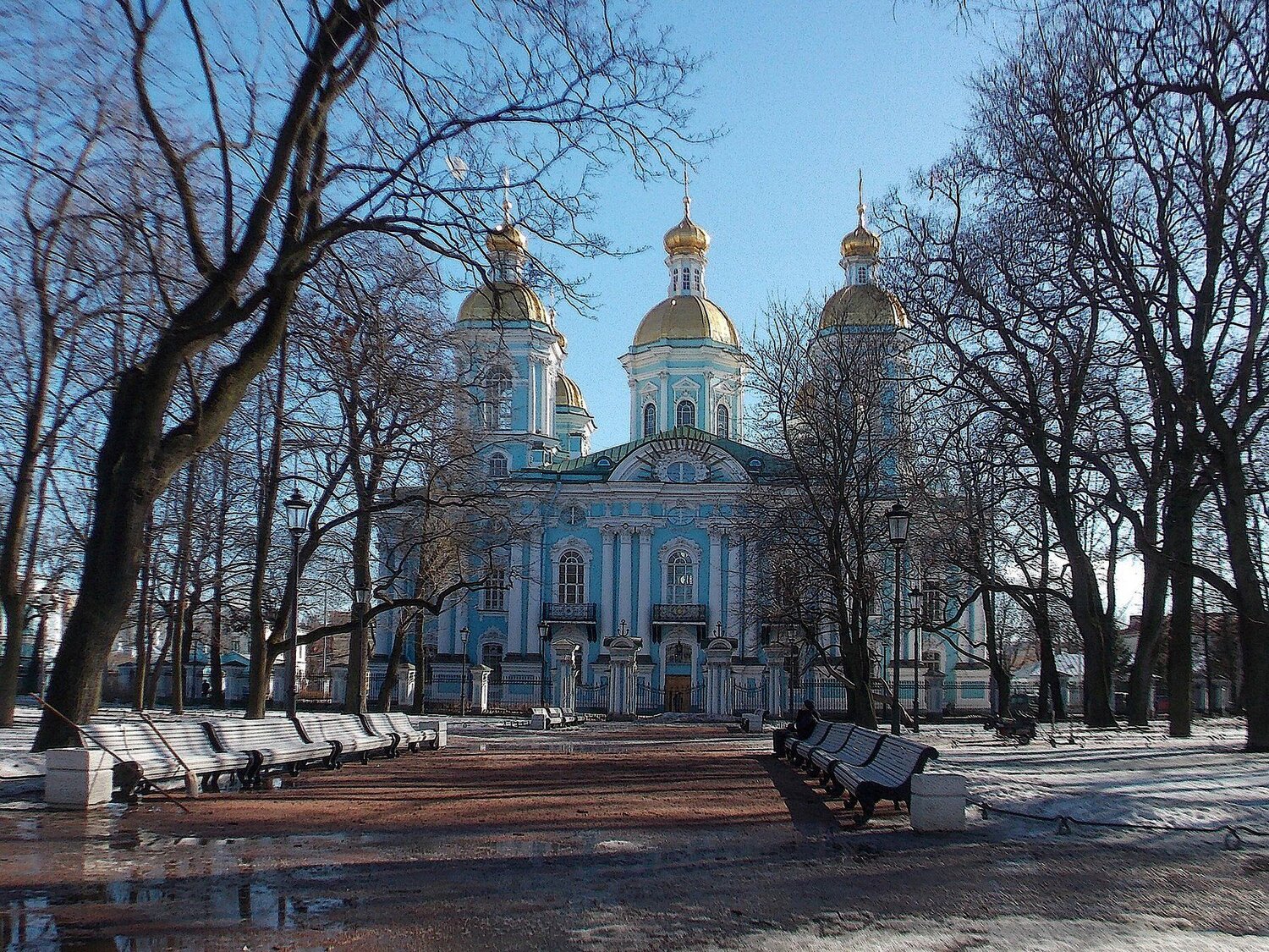 Никольский собор и Никольский сад на просушке.