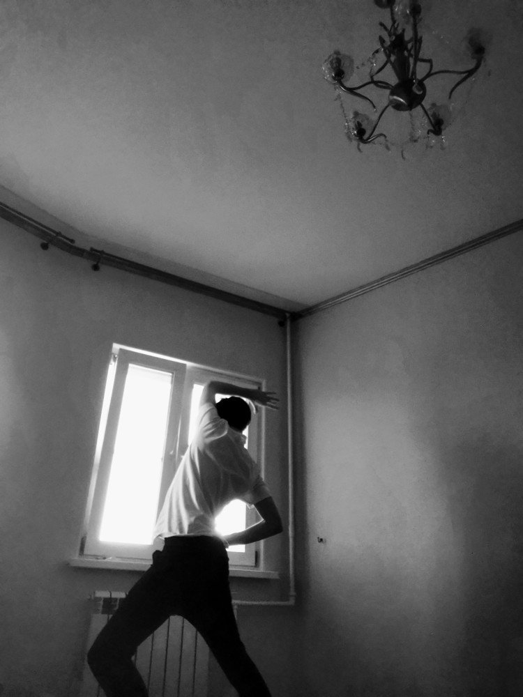 Dancing in empty room 2