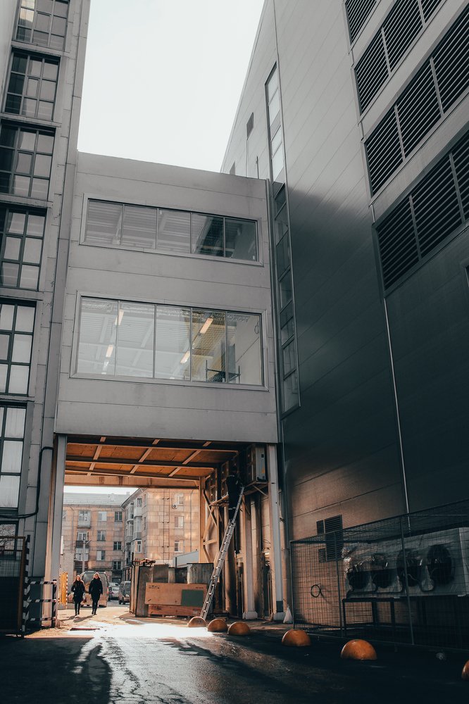 An Archway to the Sunny City from the Gray Routine