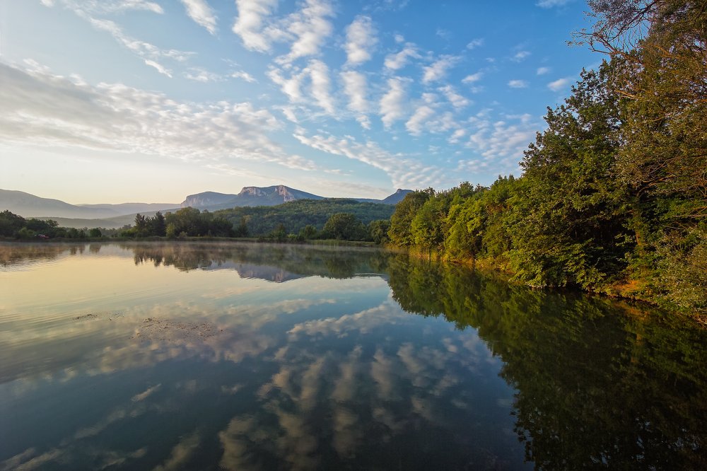 Above the surface of the lake. Pea Lake