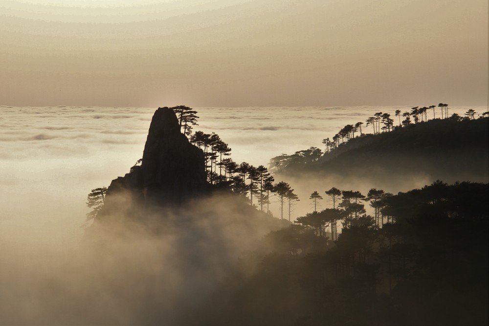 облака у подножия Шаан-Каи