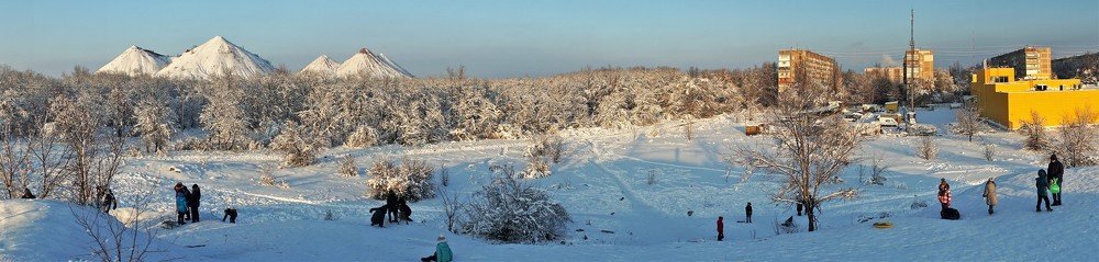 Окраина рабочего поселка Донецка,шахта мени Челюскинцев.