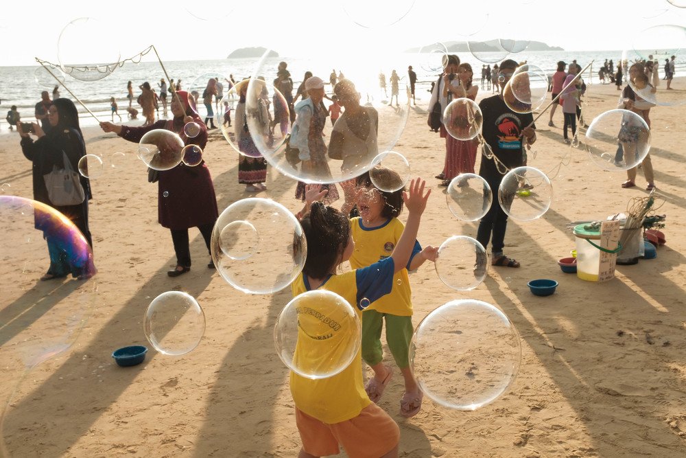 Playing bubble