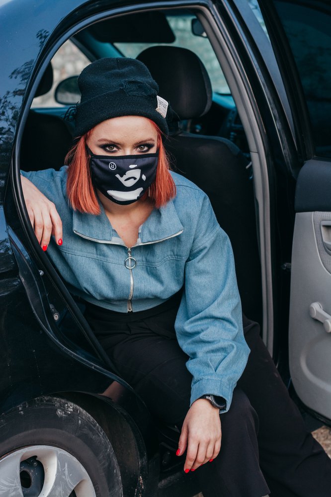 Поймана у машины