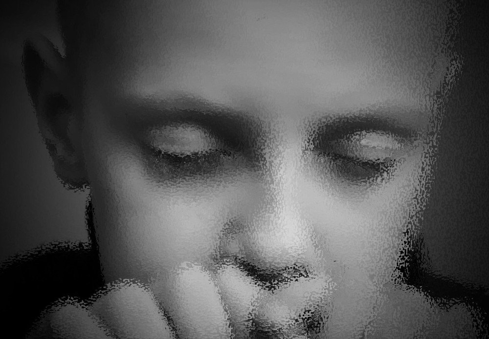 Широко закрытые глаза