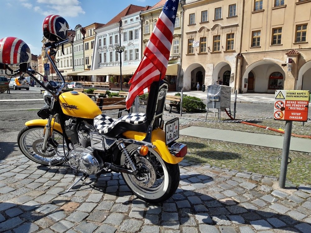 Photograph by Yurii Tofan