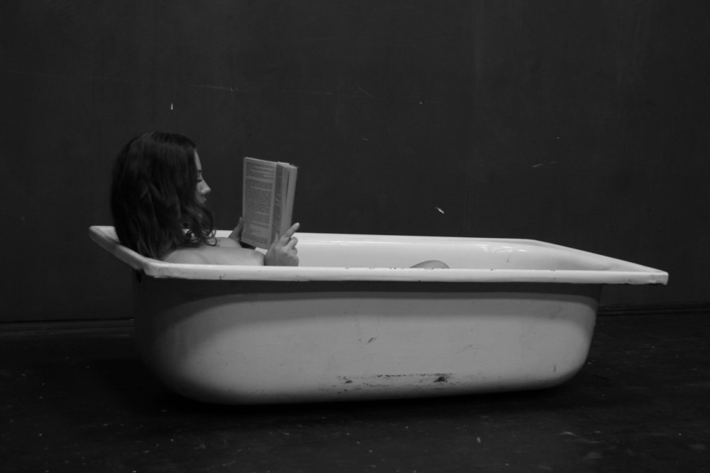 bath for brain, nude reading