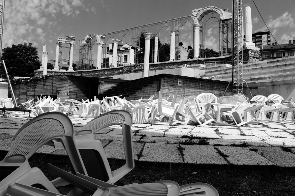 Signs of the past, signs of the present