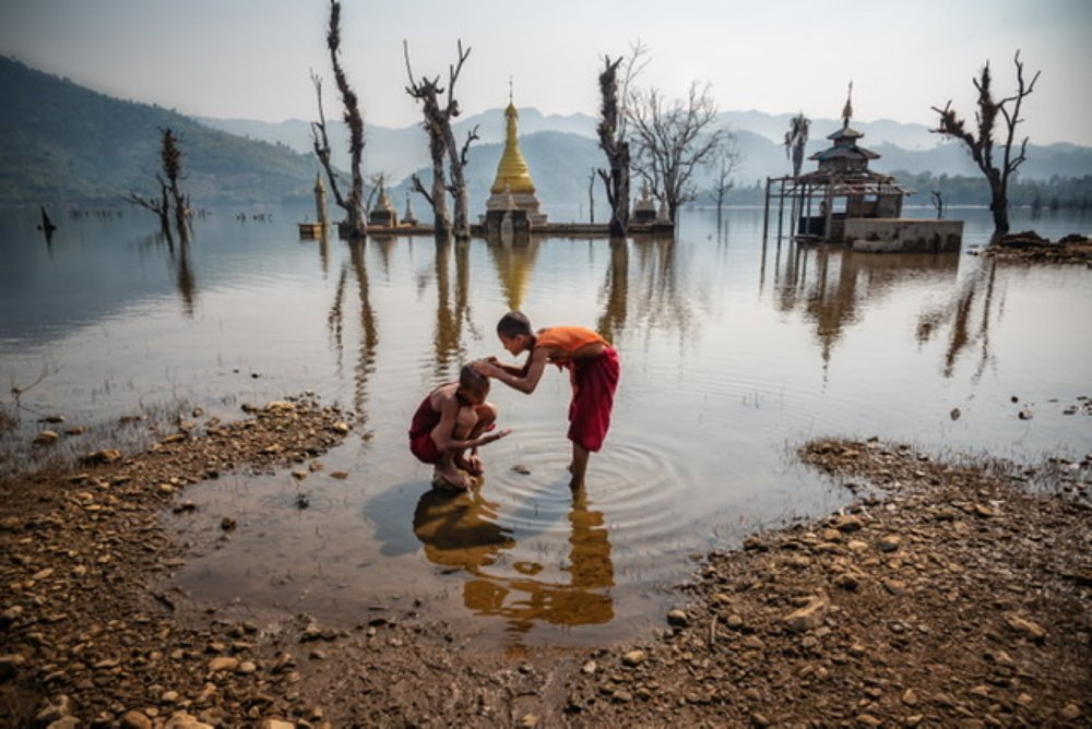 Shaving the Monk hair