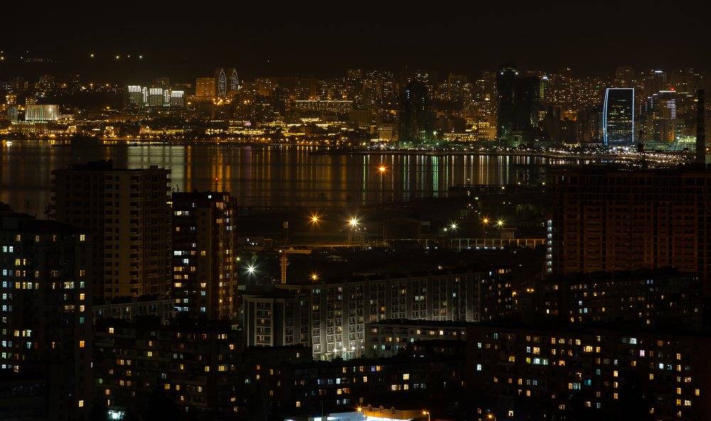 Ночной пейзаж, карантин. Баку 2020...