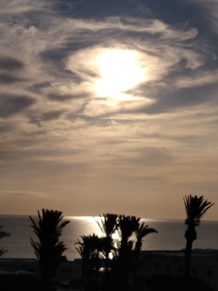 ТО ЛИ ДЕНЬ,ТО ЛИ НОЧЬ.......