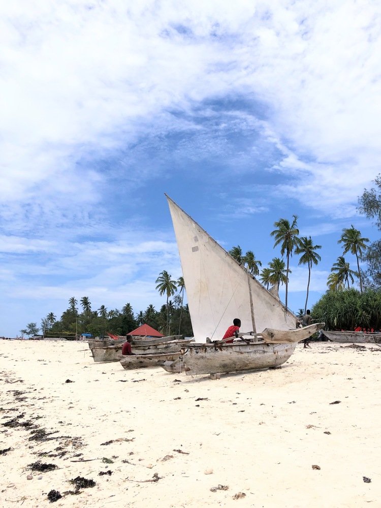 Под парусом