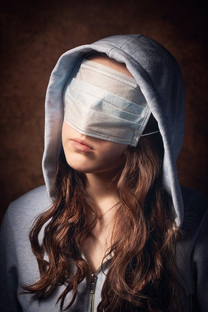 Закрывая глаза, от проблем не избавиться.