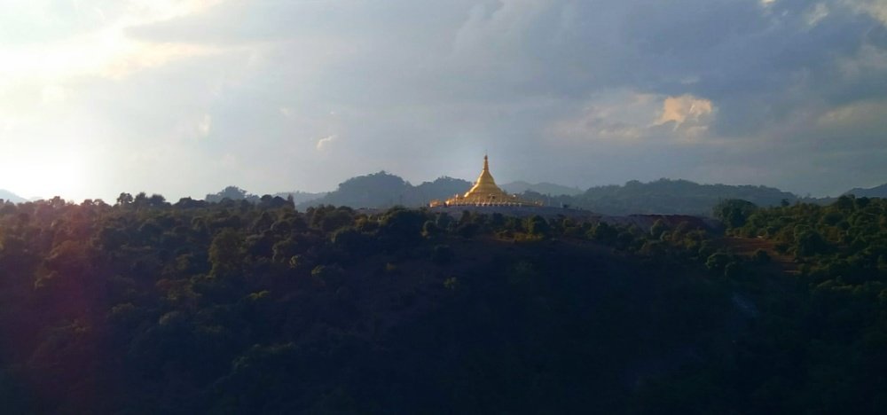 Photograph by Si Aung