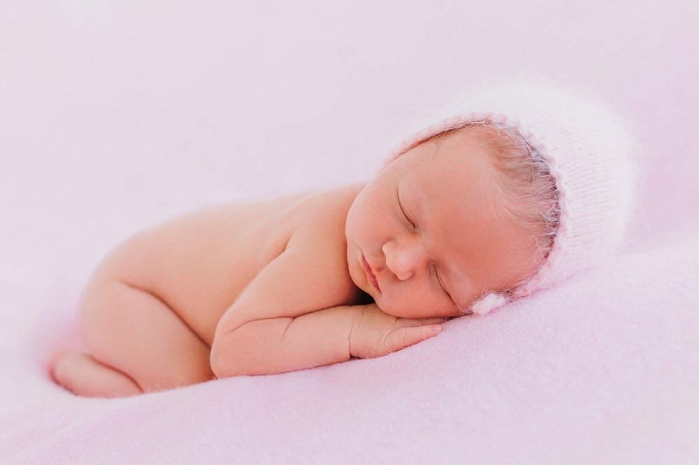 Новорожденная девочка
