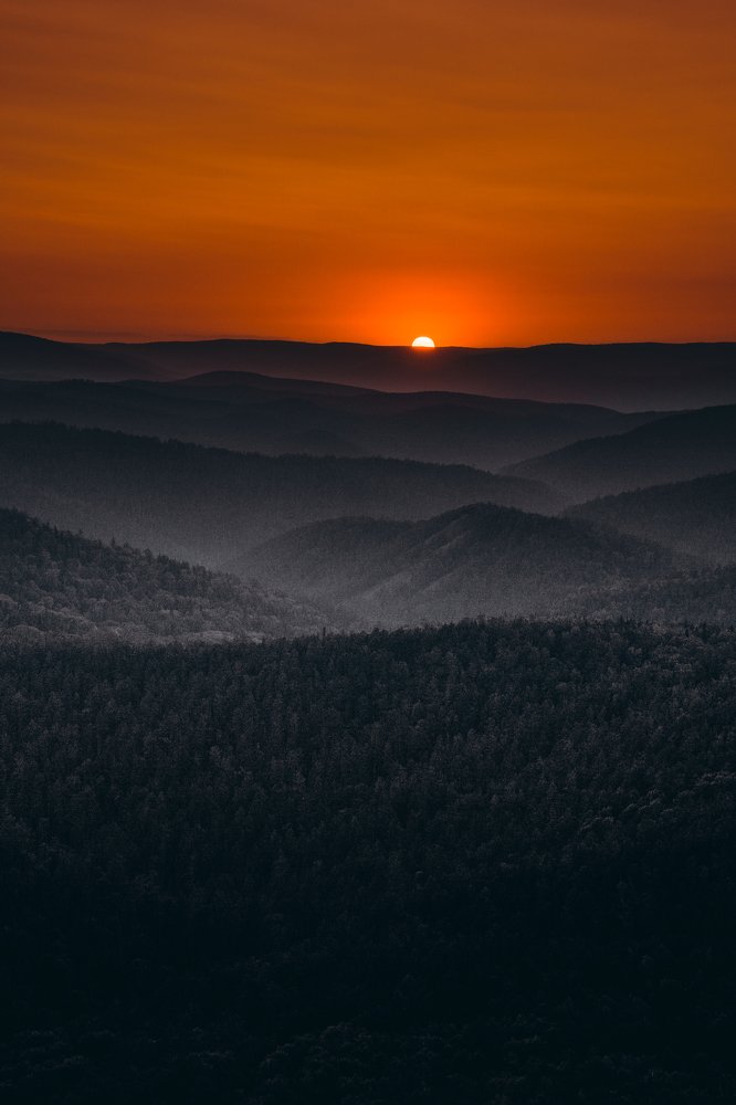 Заход солнца на столбах