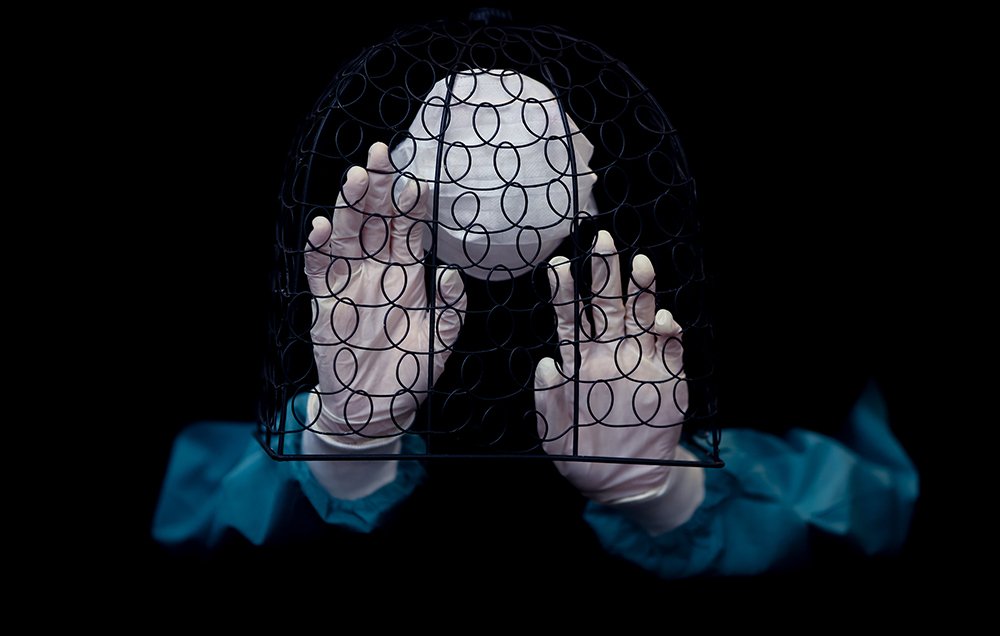 Doctors were confined in the hospitals.