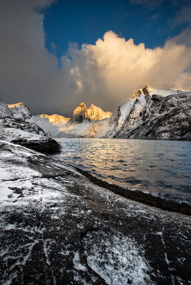 Sunrise light in the Norwegian fjord.