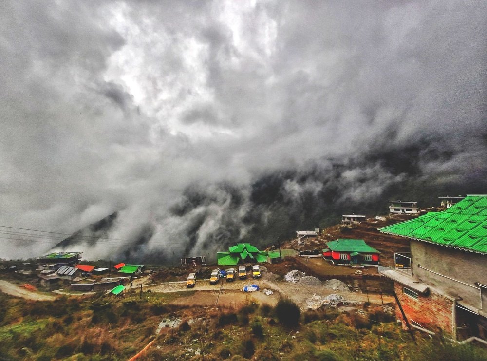 Where clouds meet the mountains